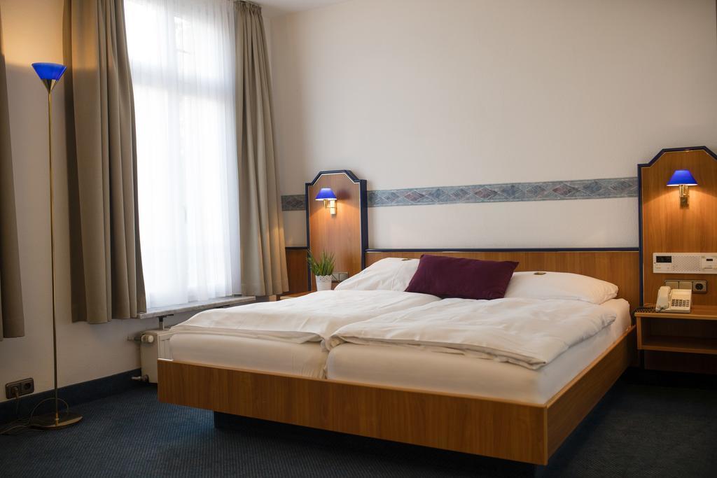 Parkhotel Tillmanns Eltville am Rhein Buitenkant foto
