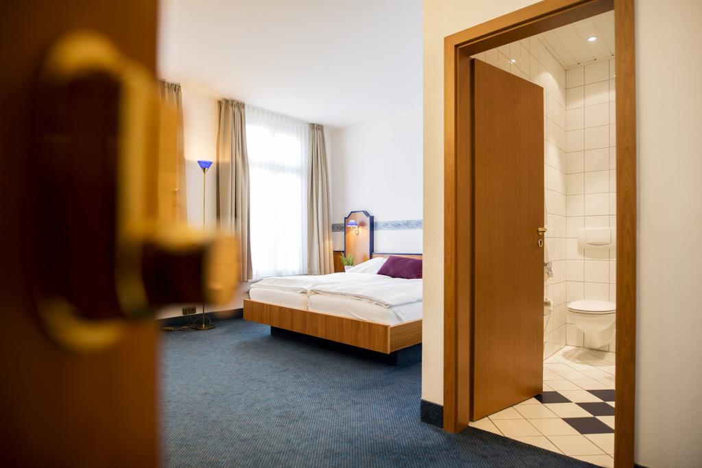 Parkhotel Tillmanns Eltville am Rhein Buitenkant foto